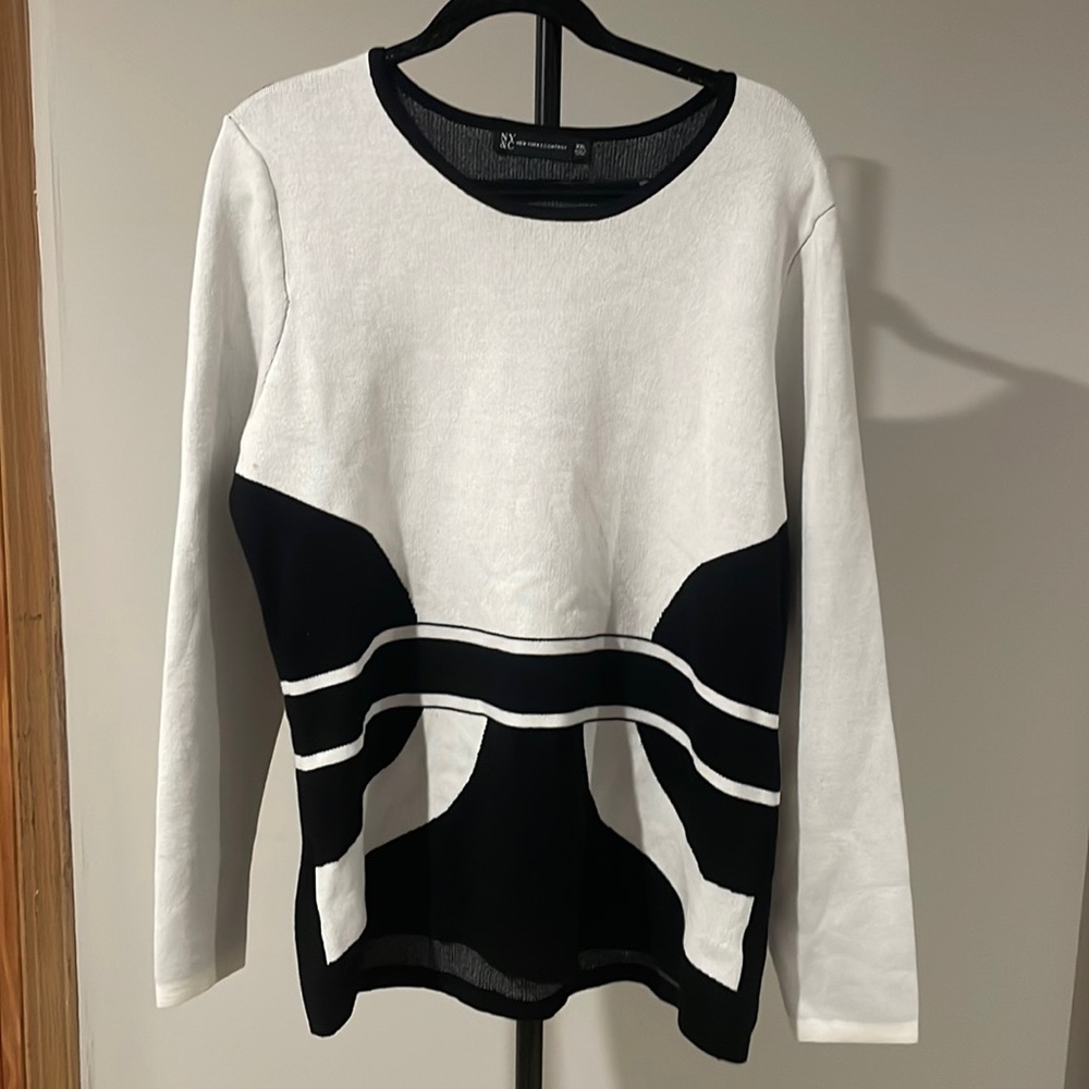 Plus Size Sweater | Body Contouring Design | XXL